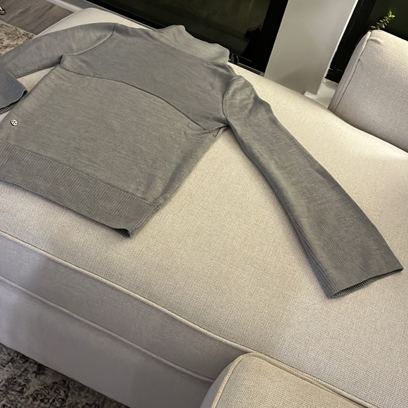 Lululemon sweater - Picture 5 of 7